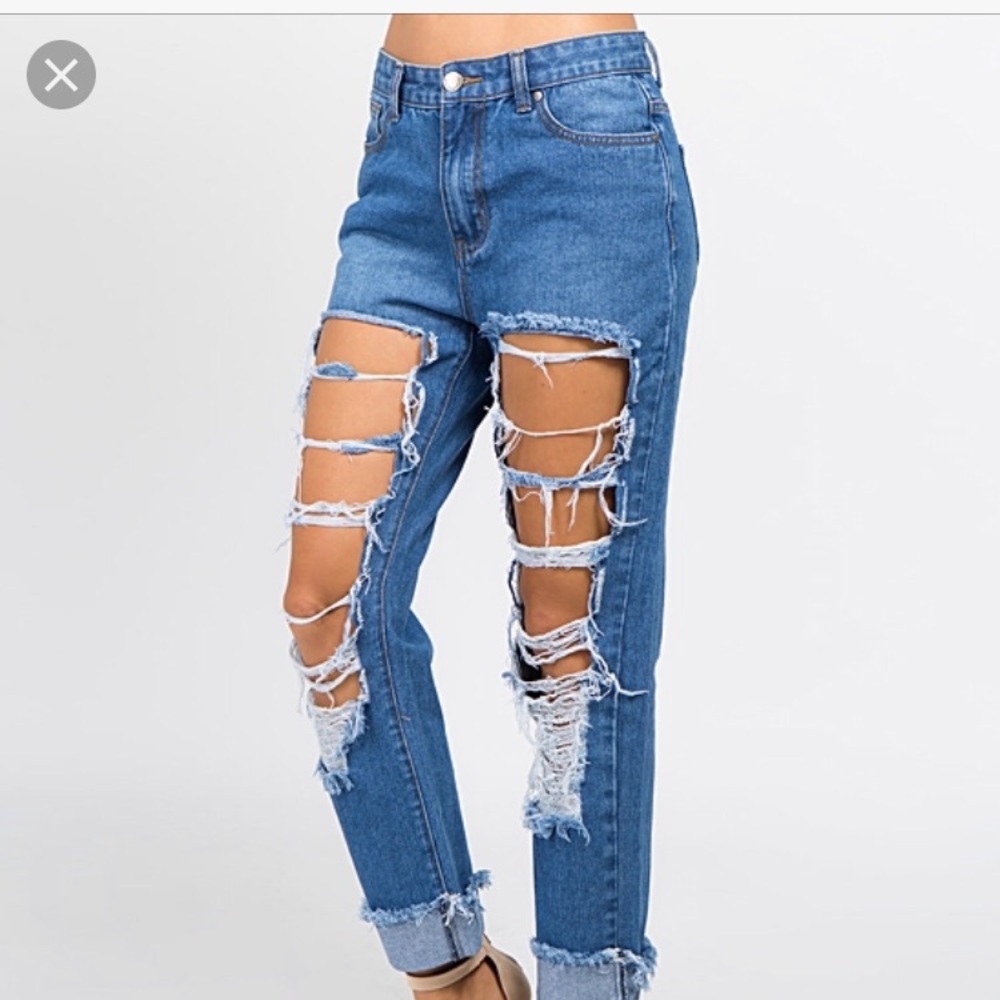 Distressed boyfriend jeans